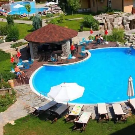 Garden Of Eden Apartment *