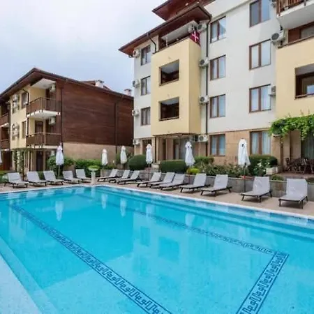 Garden Of Eden Apartment *